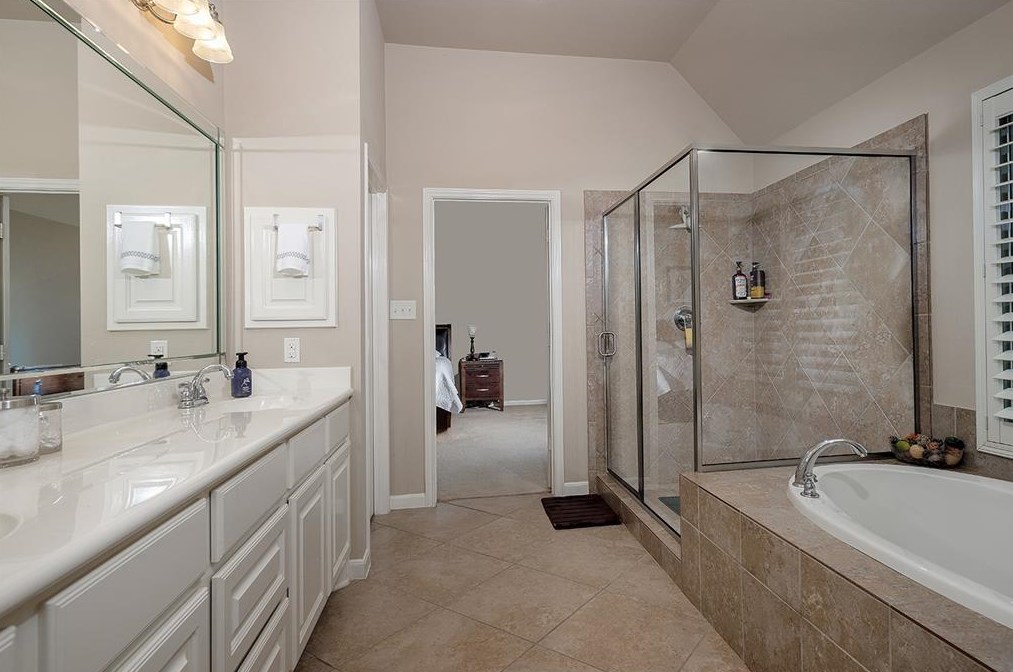 13527 Delwood Spg Ln, Houston TX  77044-1378 exterior