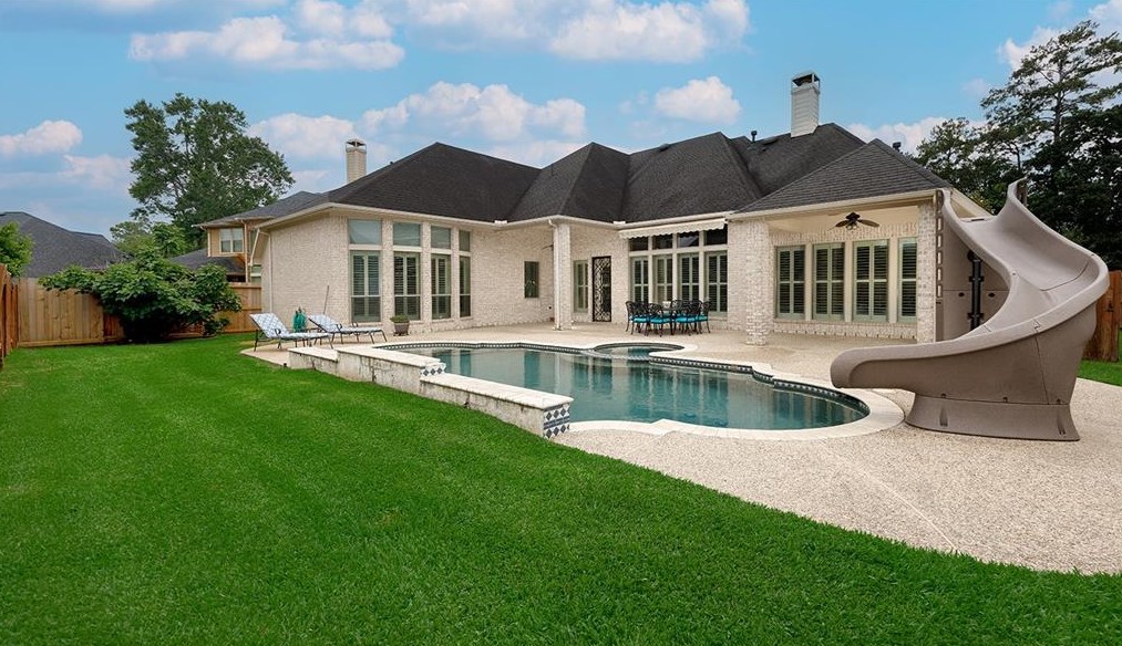 13527 Delwood Spg Ln, Houston TX  77044-1378 exterior