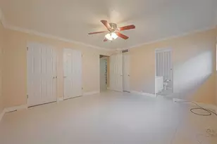 2121 Fountain View Dr, Houston, TX 77057 - Photo 13