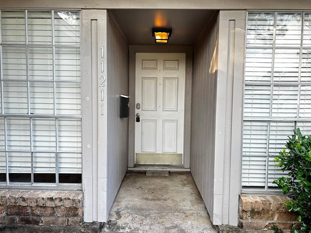 11211 Sageberry Dr, Houston TX  77089-2102 exterior