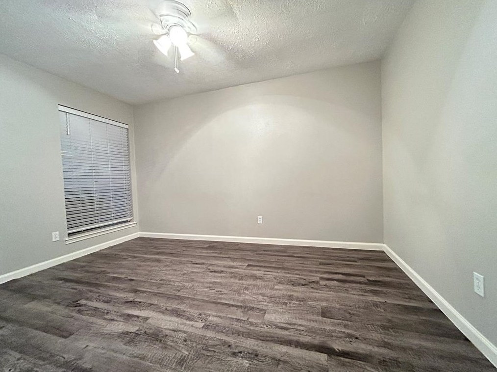 11211 Sageberry Dr, Houston TX  77089-2102 exterior