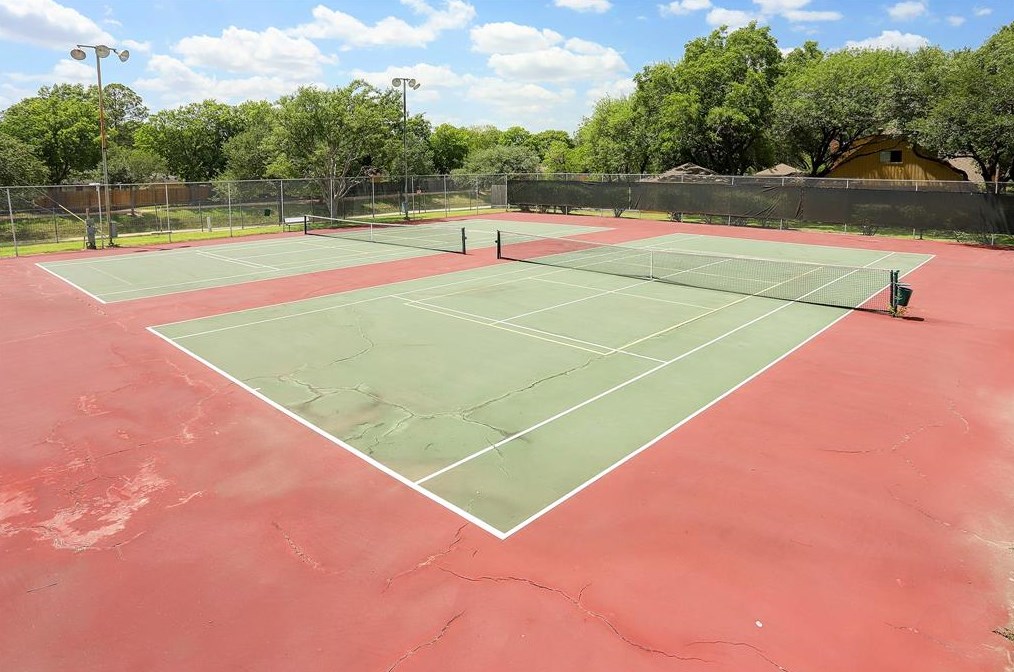 2218 Gray Fls Dr, Houston TX  77077-6500 exterior