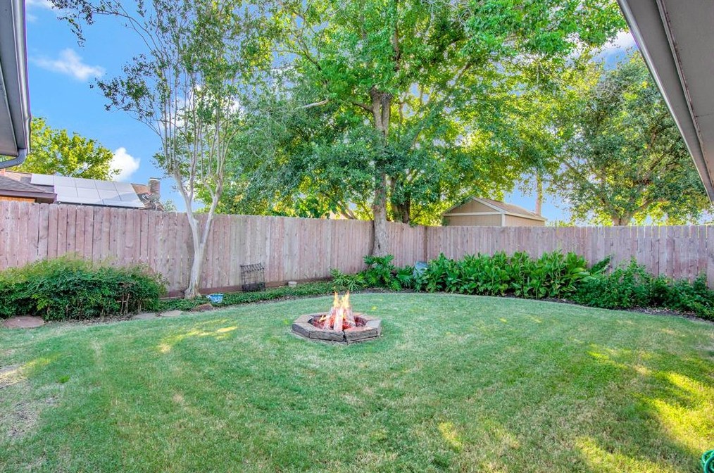 10530 Sagemeadow Ln, Houston TX  77089-3806 exterior