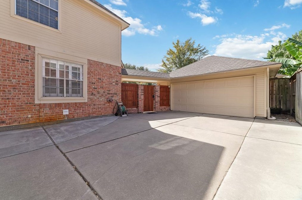 12811 Azalea Crk Trl, Houston TX  77065-3210 exterior