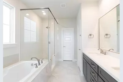 2808 Grand Fountains Drive #D, Houston, TX 77054 - Photo 15
