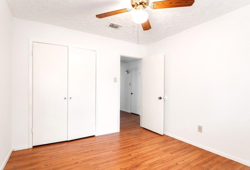 16006 Los Altos Dr, Houston TX  77083-2931 exterior