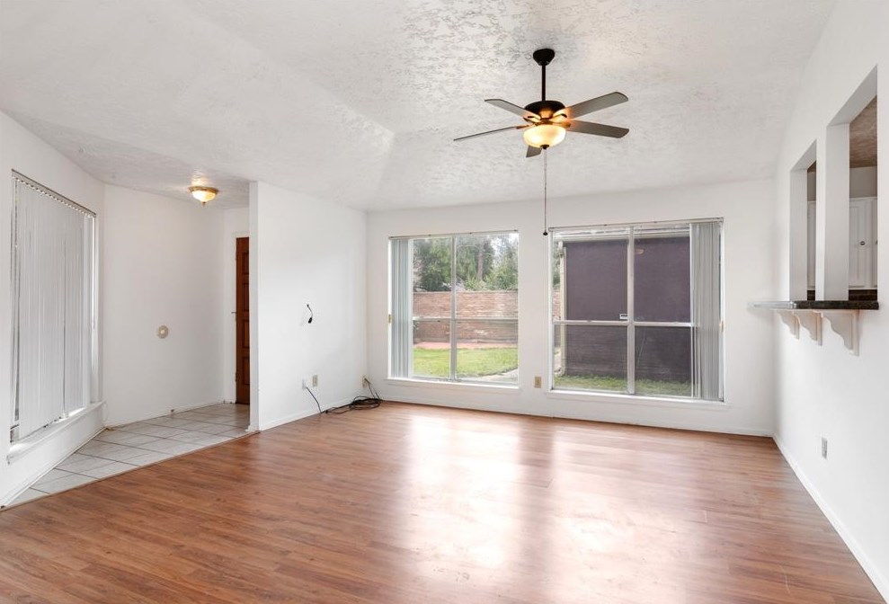 16006 Los Altos Dr, Houston TX  77083-2931 exterior