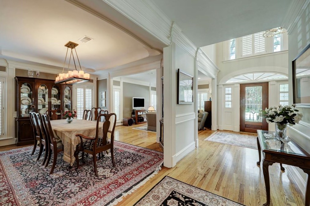 21 Woodsborough Cir, Houston TX  77055-7534 exterior