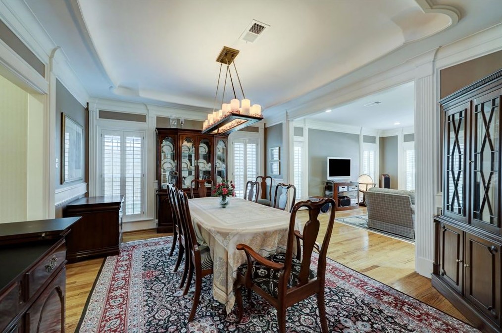 21 Woodsborough Cir, Houston TX  77055-7534 exterior