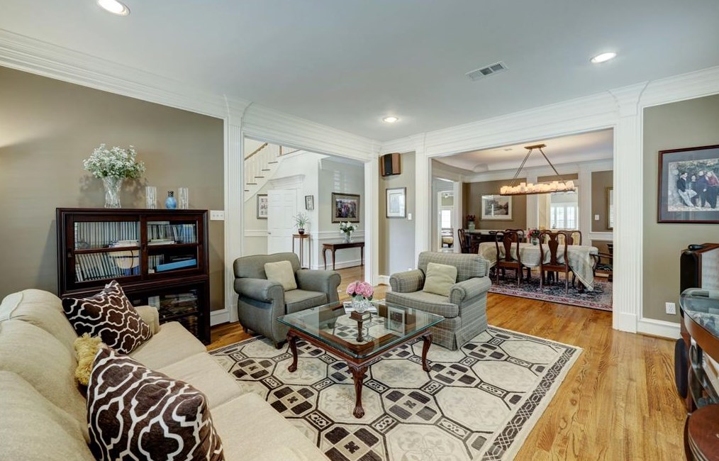21 Woodsborough Cir, Houston TX  77055-7534 exterior