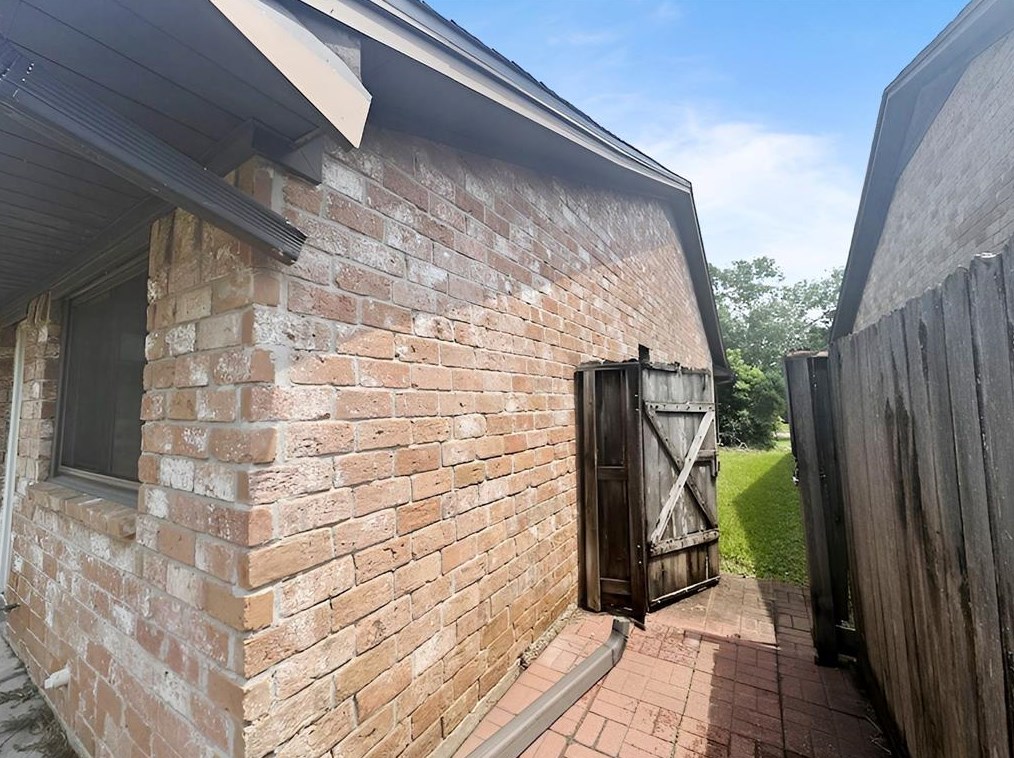 3018 Frontier Dr, Sugar Land TX  77479-1635 exterior