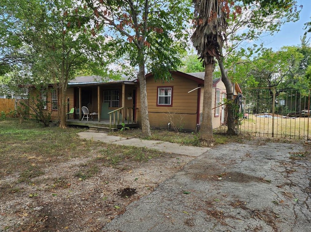 5910 Allison Rd, Houston TX  77048-5206 exterior