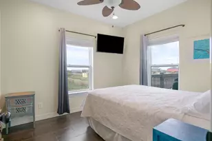 1086 Pennington St, Gilchrist, TX 77617 - Photo 13