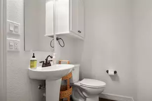 1086 Pennington St, Gilchrist, TX 77617 - Photo 17