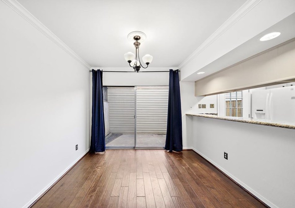 1950 Augusta Dr, Houston TX 77057-3757 exterior