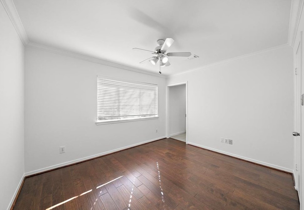 1950 Augusta Dr, Houston TX 77057-3757 exterior