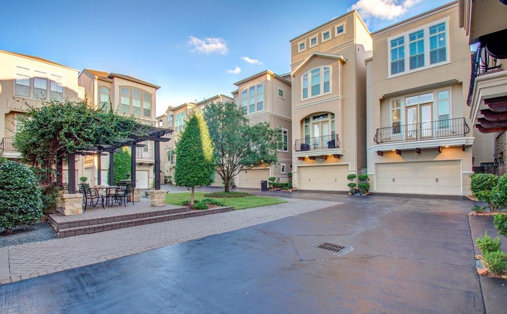 5215 Gibson St, Houston TX  77007-5261 exterior