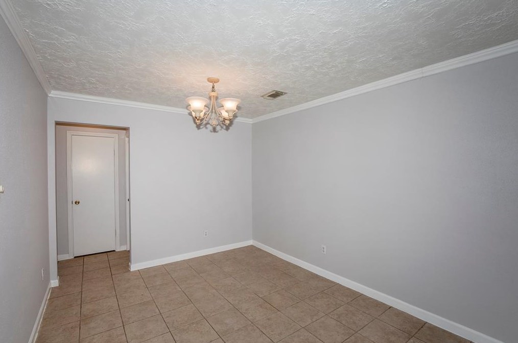 350 Vlg Crk Dr, Houston TX  77598-2612 exterior