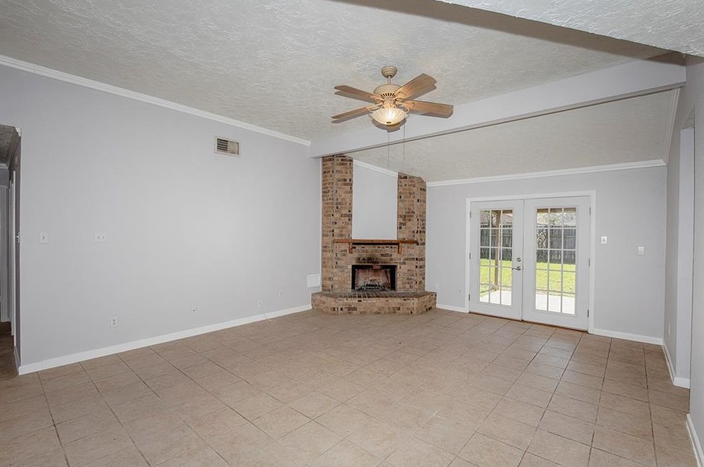 350 Vlg Crk Dr, Houston TX  77598-2612 exterior