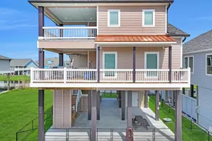 1983 Royalville Ct, Crystal Beach, TX 77650 - Photo 1