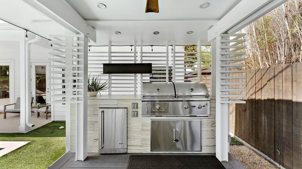 1435 Chantilly Ln, Houston TX  77018-3115 exterior