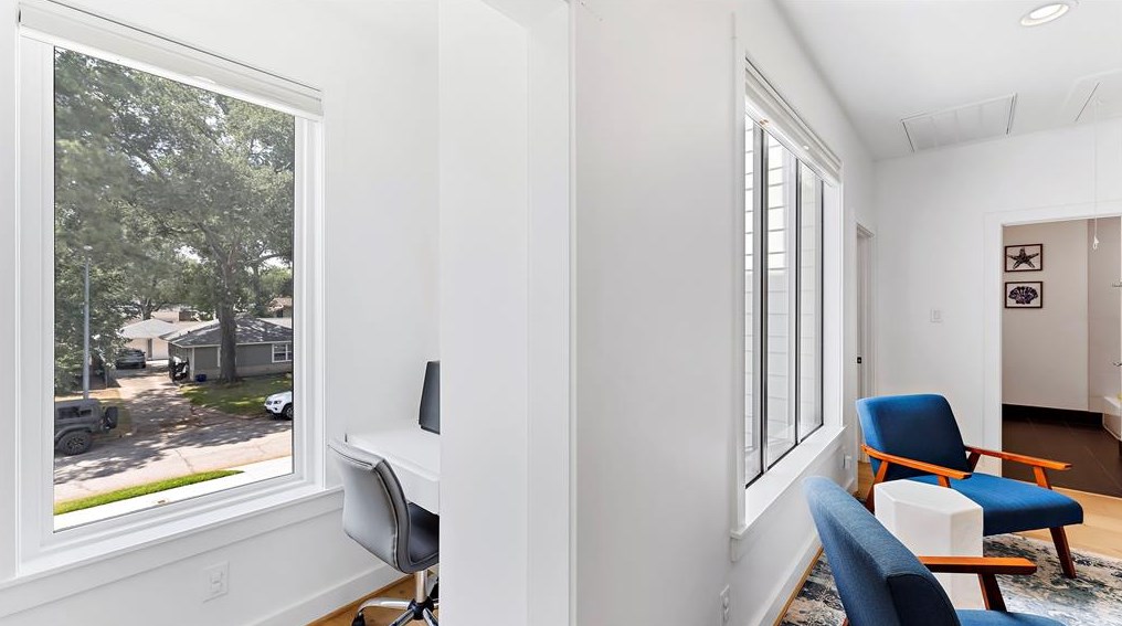 1435 Chantilly Ln, Houston TX  77018-3115 exterior