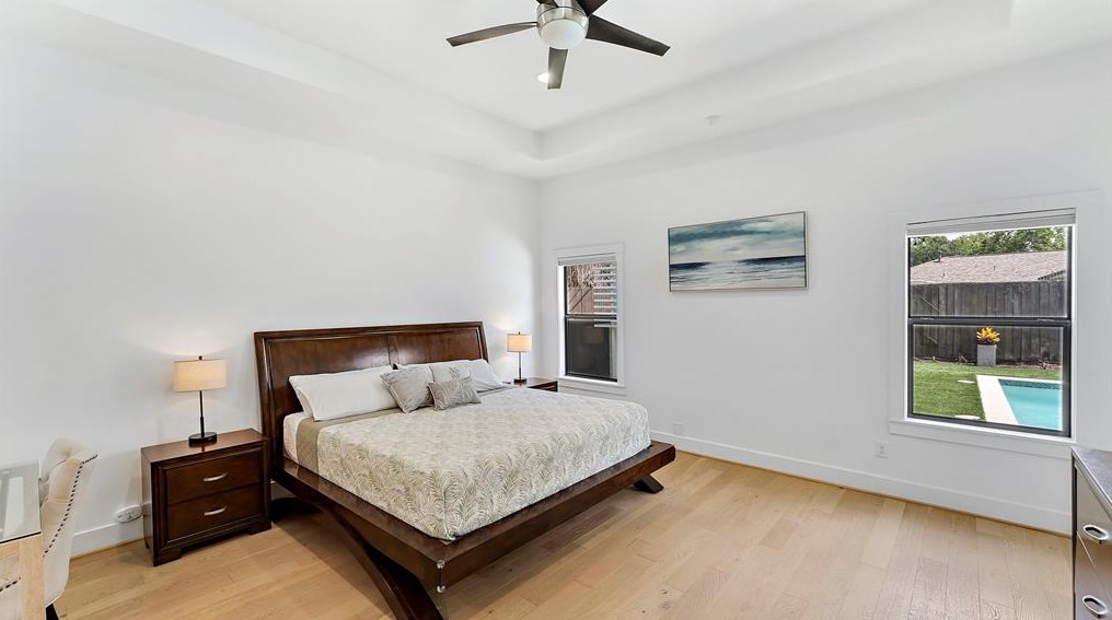 1435 Chantilly Ln, Houston TX  77018-3115 exterior