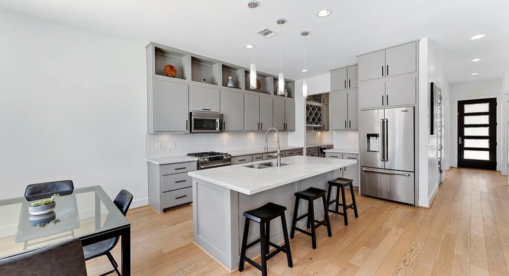 1435 Chantilly Ln, Houston TX  77018-3115 exterior