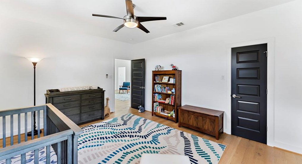 1435 Chantilly Ln, Houston TX  77018-3115 exterior