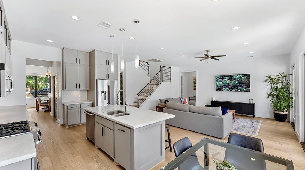 1435 Chantilly Ln, Houston TX  77018-3115 exterior