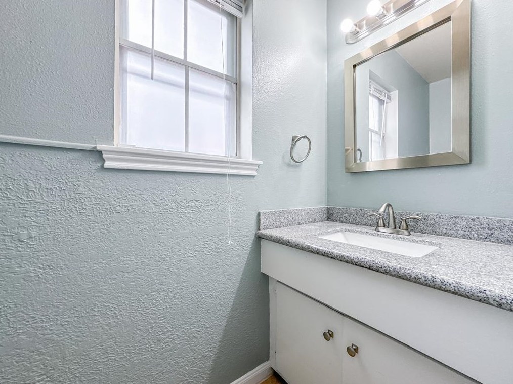 403 Pebblebrook Dr, Taylor Lake Village TX  77586-6012 exterior