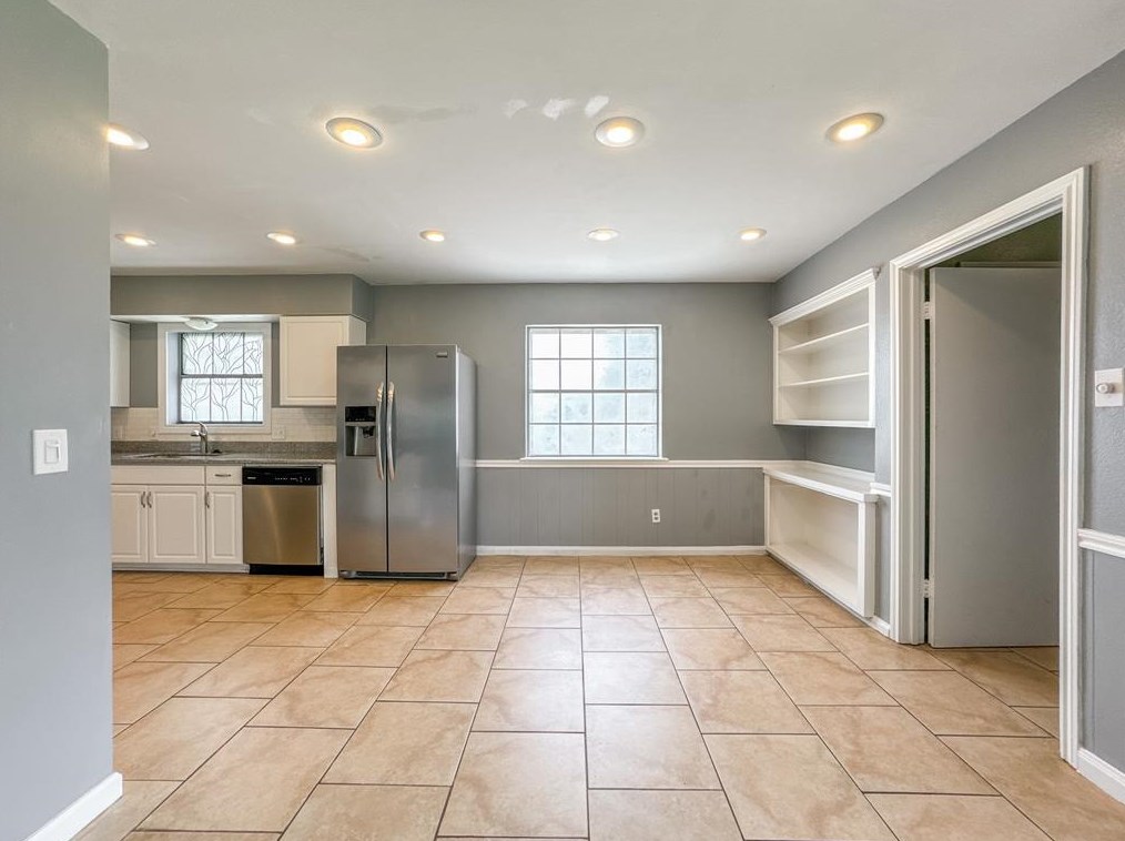 403 Pebblebrook Dr, Taylor Lake Village TX  77586-6012 exterior