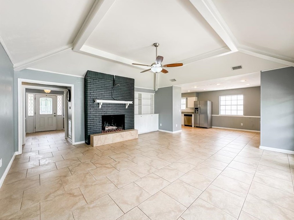 403 Pebblebrook Dr, Taylor Lake Village TX  77586-6012 exterior