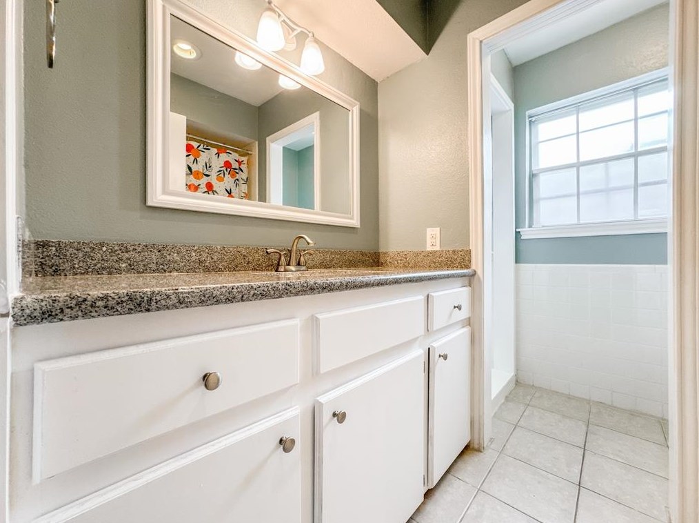 403 Pebblebrook Dr, Taylor Lake Village TX  77586-6012 exterior