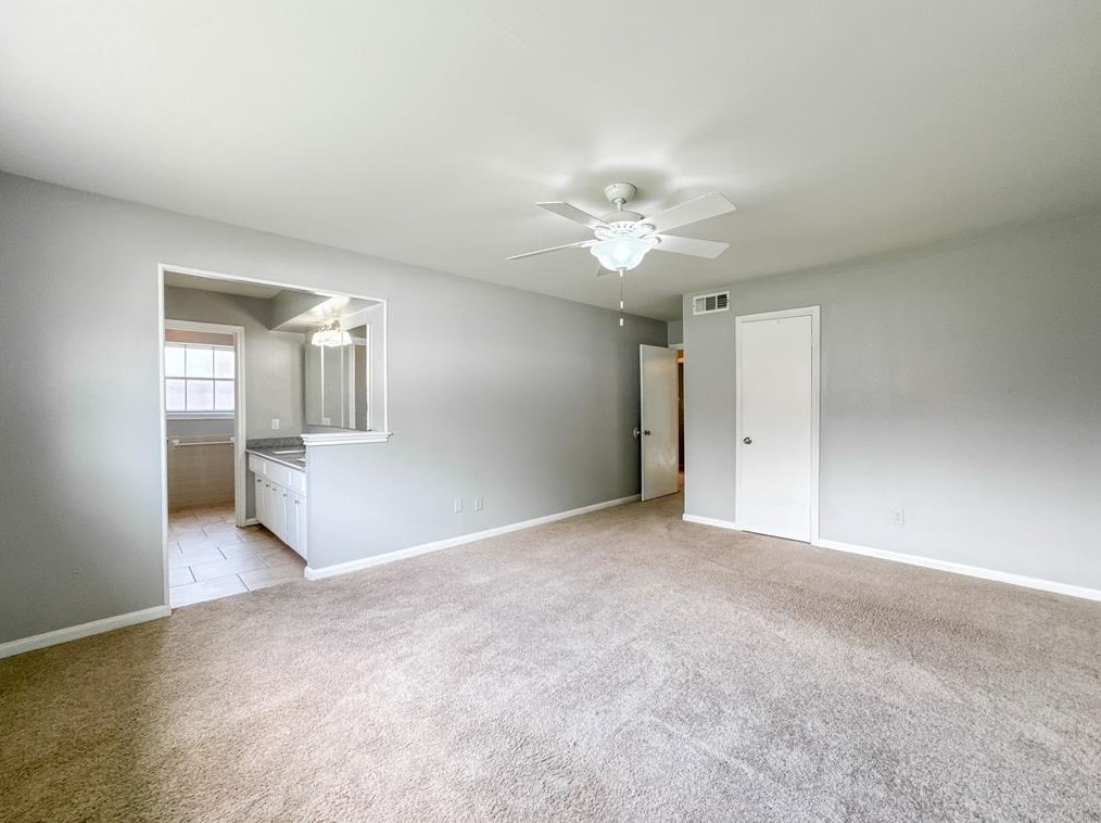 403 Pebblebrook Dr, Taylor Lake Village TX  77586-6012 exterior