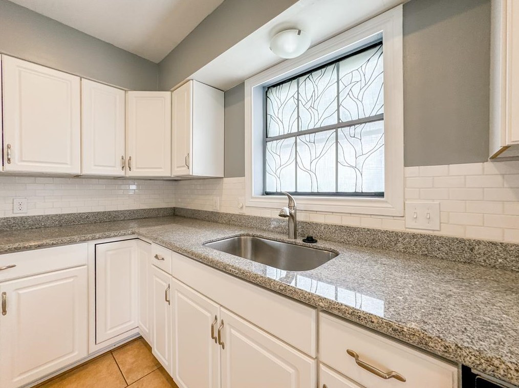 403 Pebblebrook Dr, Taylor Lake Village TX  77586-6012 exterior