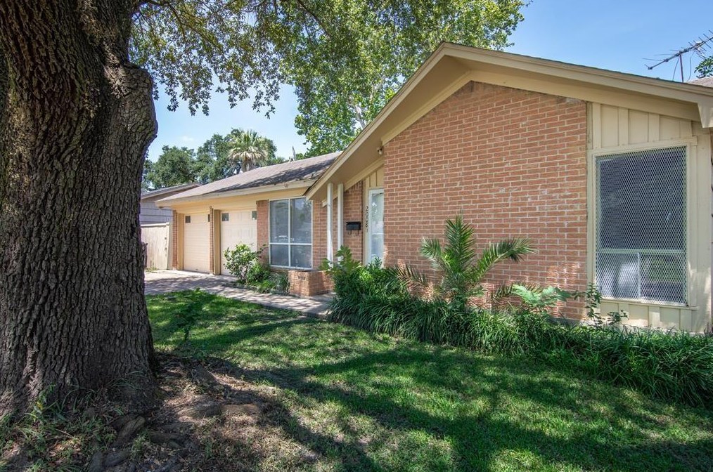 2008 Elmview Dr, Houston TX  77080-5348 exterior