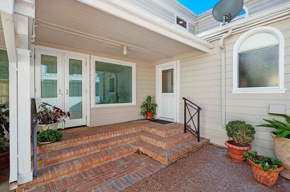 3714 Inwood Dr, Houston TX  77019-3004 exterior
