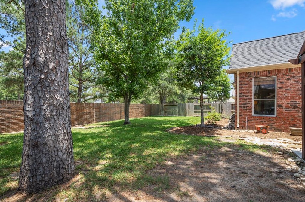 10215 Earlington Mnr Dr, Spring TX 77379-7463 exterior