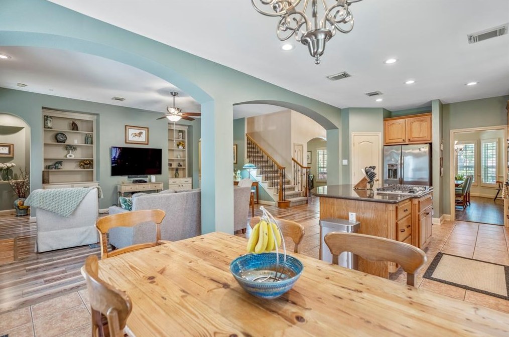 10215 Earlington Mnr Dr, Spring TX 77379-7463 exterior