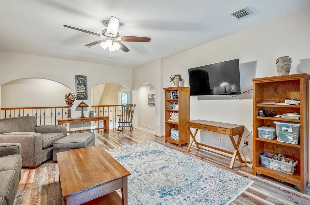 10215 Earlington Mnr Dr, Spring TX 77379-7463 exterior