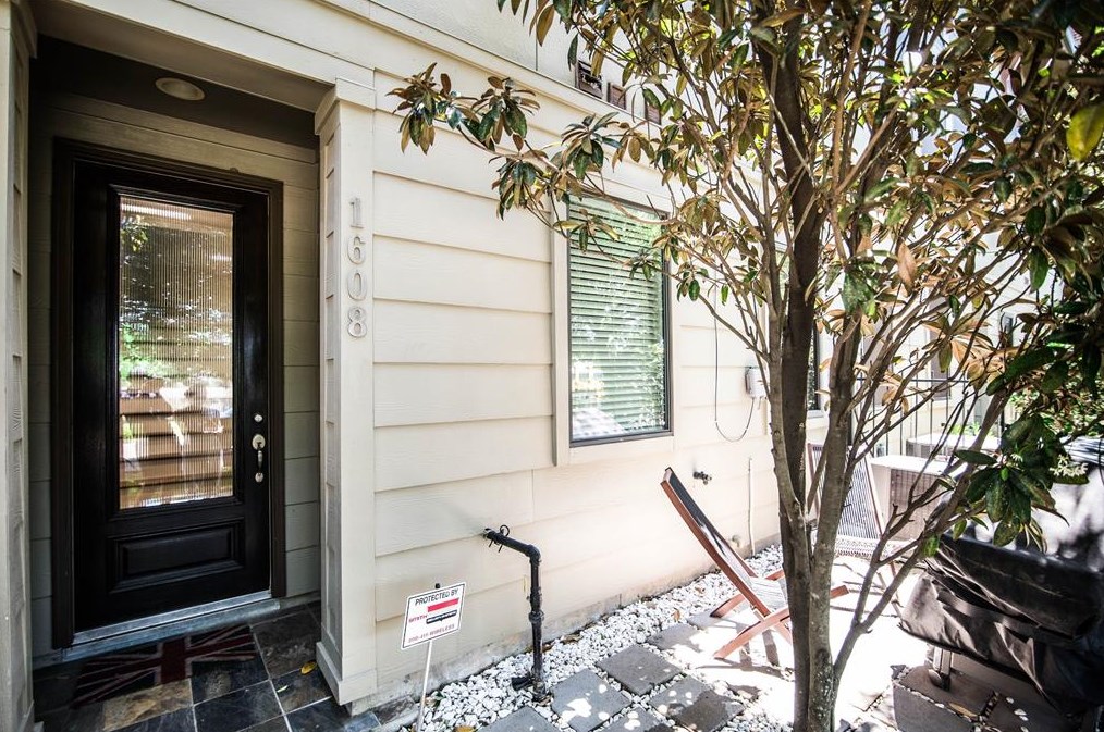 1608 White St, Houston TX  77007-3956 exterior