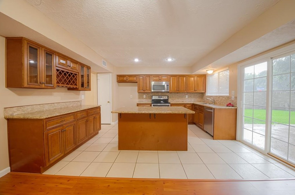 2003 Steamboat Run, Sugar Land TX 77478-4321 exterior