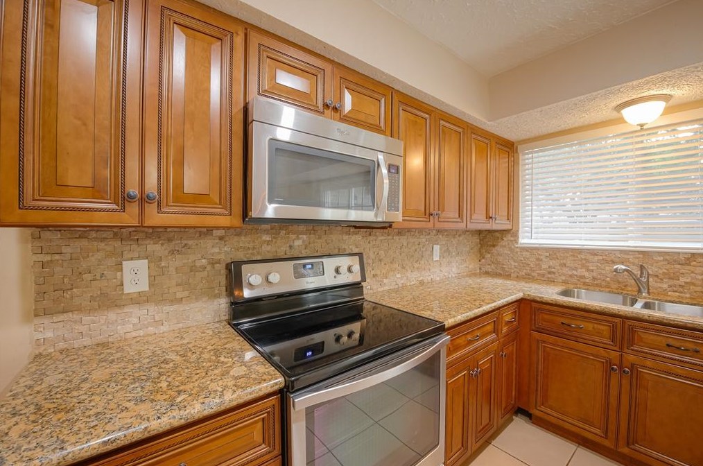 2003 Steamboat Run, Sugar Land TX 77478-4321 exterior