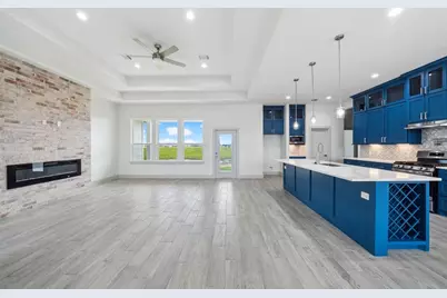 619 Longhorn Trail, Angleton, TX 77515 - Photo 7