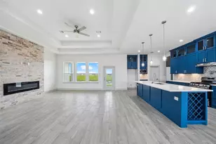 619 Longhorn Trail, Angleton, TX 77515 - Photo 7