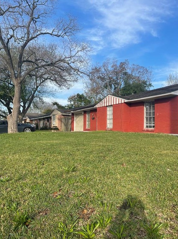 3902 Heatherbloom Dr, Houston TX  77045-5615 exterior