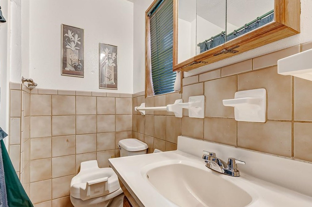 6926 Peyton St, Houston TX  77028-5017 exterior