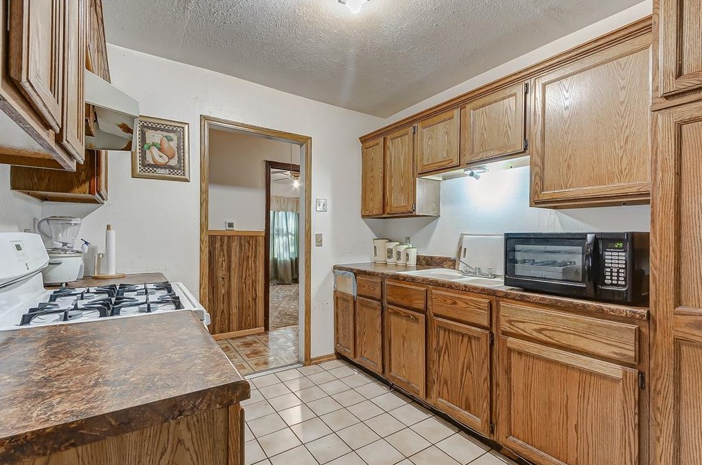 6926 Peyton St, Houston TX  77028-5017 exterior