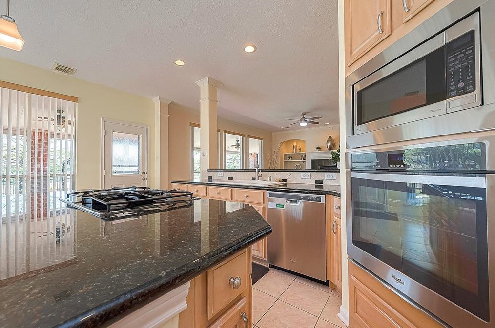 12315 Shadow Cv Dr, Houston TX  77082-2502 exterior